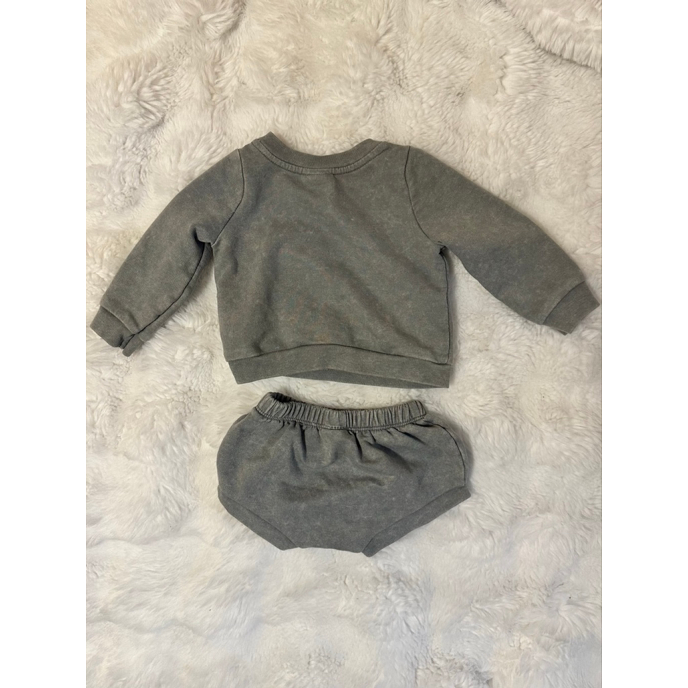 Baby Cat & Jack Matching Set Newborn Gray "Oh My Gosh" Top & Bloomers - Picture 2 of 3